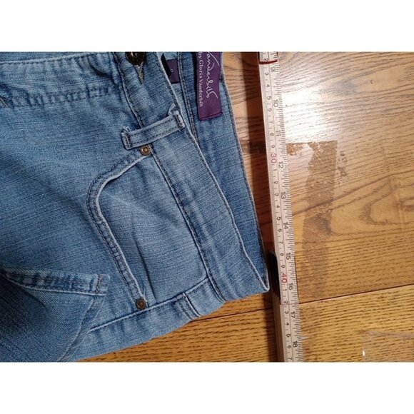 GLORIA VANDERBILT Jeans Women 12 BLUE Light Preowned Summer Winter Work FLARE ? - Picture 5 of 12